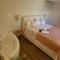 TopHill Gardens House - Shared Pool - Jacuzzi - 24hrs check in - 10m from Airport - 科洛皮奥