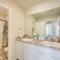 San Antonio Home with Fenced-In Yard Steps to Park! - 圣安东尼奥