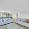 2-Bed Beach Haven with Garden & Alfresco Dining