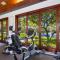 HAWAIIAN JEWEL Family friendly KaMilo 4BR Home Walk to Pauoa Beach