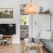 2 Bedroom Stunning Home In Væggerløse - Bøtø By