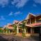 TreeHouse Blue Hotel & Villas