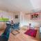 *G11H* for a cosy luxurious lovely stay + Free Parking + Free Fast WiFi perfect for work or pleasure*