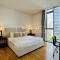 Crystal Clear 1BR in Blue Waters with Ain View - Dubaj