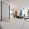 Coastal Pines Studio Oasis by PS - 格勒姆