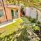 Malù apartment, wifi, private parking and garden in centre