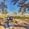 Secluded Ranch with Courtyard about 4 Mi to Odessa! - أوديسا