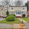 Newark Home with Deck and Fire Pit, 16 Mi to NYC!