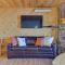 Near Skiing Studio with Pool Access in Granby!