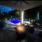 New Designers Dream Delray Beach Oasis Heated Pool, Large Patio, Close to the Ave
