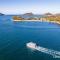 Rubys Retreat, 44 Achilles Street - pet friendly, aircon, wifi & boat parking