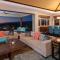 OHANA SPIRIT Captivating KaMilo 4BR Home with Ocean Views Bikes - وايكولوا