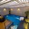 S R Pool Suites