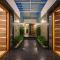 S R Pool Suites
