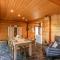 Huswell - Tranquil retreat, cozy chalet in the heart of Urse