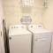 Gorgeous King Master room with private lavatory - ليكلاند