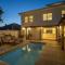 Sea, Mountains and Sunsets - Camps Bay Beach Villa