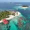 Isla diablo san blas cabañas en la orilla del mar baño compartido
