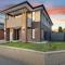 Luxurious 4 Bedroom Home in Prime Location