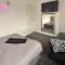 HouseSleeps5-Garden-Parking-PetsOK-Near Locks
