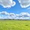 Oakley Vale House and Garden! Free Private Parking, TV, Fully Equipped