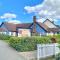 Oakley Vale House and Garden! Free Private parking, TV, Fully Equipped