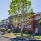 Holiday Inn Express & Suites Mountain View Silicon Valley by IHG - Mountain View