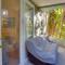 Serene Irvine Retreat with Heated Pool Access! - Irvine