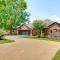 Conroe Lake House Luxe Pool, Private Dock and Games - Willis