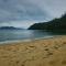 Seu Refúgio Perfeito em Ubatuba Flat Super Mobilhado com Piscina e Churrasqueira Próximo à Praia de Maranduba - أوباتوبا