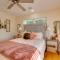 Luxe Spring Hill Home with Patio and Dock! - 春丘