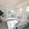 New Intown Waterfront Townhome wPool & Location - 剑桥