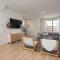 New Intown Waterfront Townhome wPool & Location - 剑桥