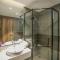 3Br Ecopark apt Onsen! Balcony lake view Free Pool - Hưng Yên