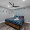 Charming 1BR Heights Apt with Pool and Free Park - Houston