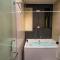 S R Spa Suites