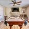 Huge Backyard W Heated Pool, Fire Pit & Bbq