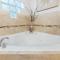 Ocean View Next to Pool and Amenities Corner Unit 3 Balconies OW20-201 - 新士麦那海滩