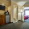 Clarion Inn & Suites at the Outlets of Lake George