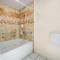 Econo Lodge Inn & Suites Heavenly Village Area