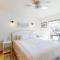 Howard's Lakehouse by the Sea - Rockaway Beach