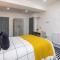 5 Bedroom 5 Bathroom House with Free Parking, Fast WiFi, Smart TV and Work Desks by Yoko Property - Coventry