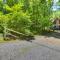 Furnished Deck and Fire Pit Poconos Outdoorsy Gem - Albrightsville
