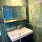 ROOMS AT THE QUAYSIDE - stylish en-suite rooms on Poole Quay all fully refurbed - Poole