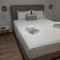 Flora Suite in Naoussa Paros
