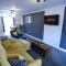 Luxury 3 Bed Modern House, Sleeps 5, Lincoln City Centre, includes Parking