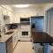 Resort style property with Pool, Tennis and Private beach access - كوكاو بيتش