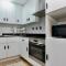 Next To Metro Unique 2bed Apt Wlarge Balcony - Дубай