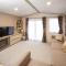 Elegant 2 Bed 1 and Half Bath Caravan in Holiday Resort Village - 北安普敦