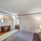 Lovely Tudor Home With Pool & Spa Near Russian River - جيرنفيل
